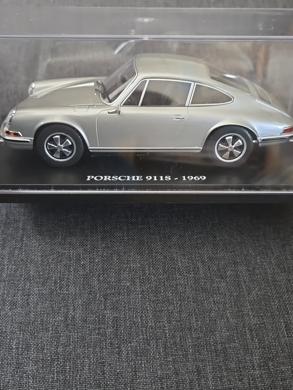 Porsche 911 S 1969 Collectible Model Car